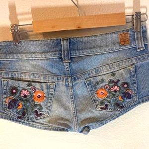 Guess cut off denim shorts with embroidery floral